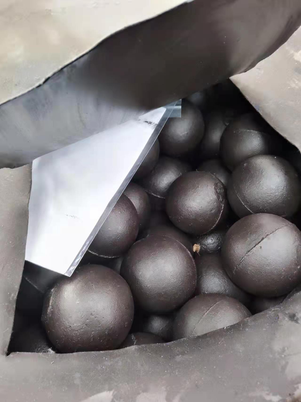 Yüksek Kromlu Taşlama Çelik Bilyası